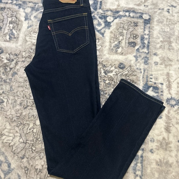 Levi’s 724 High Rise Straight Women's Dark Blue Jeans - Picture 7 of 7